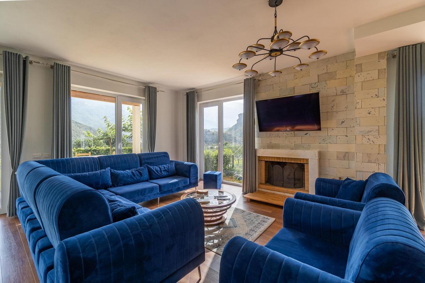 Bujtina Lumo & Pool Villa Permet Luaran gambar