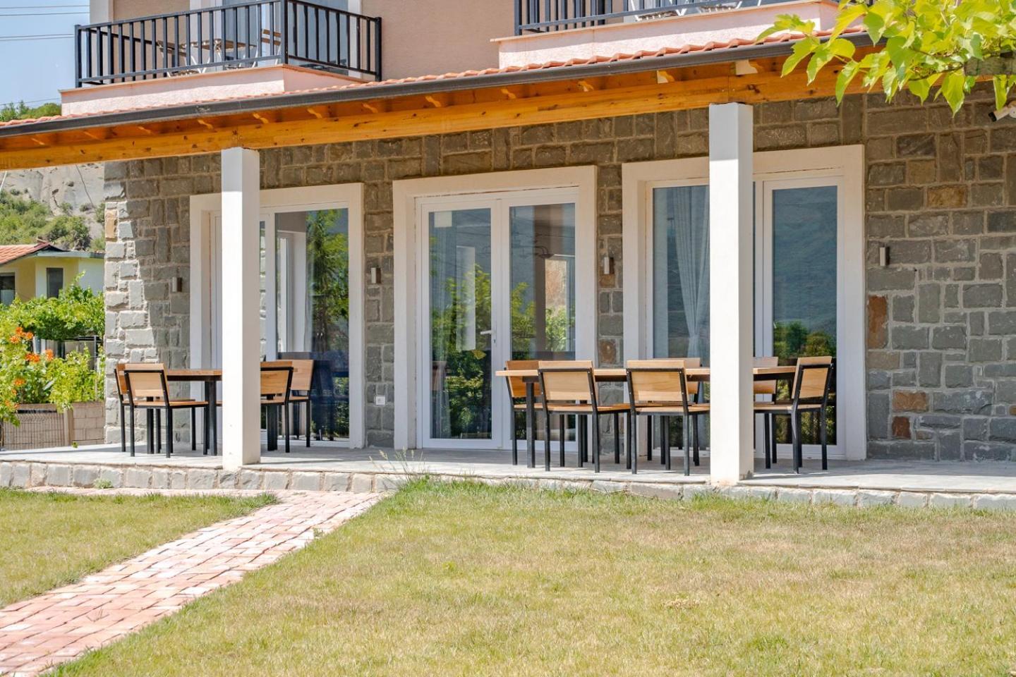 Bujtina Lumo & Pool Villa Permet Luaran gambar