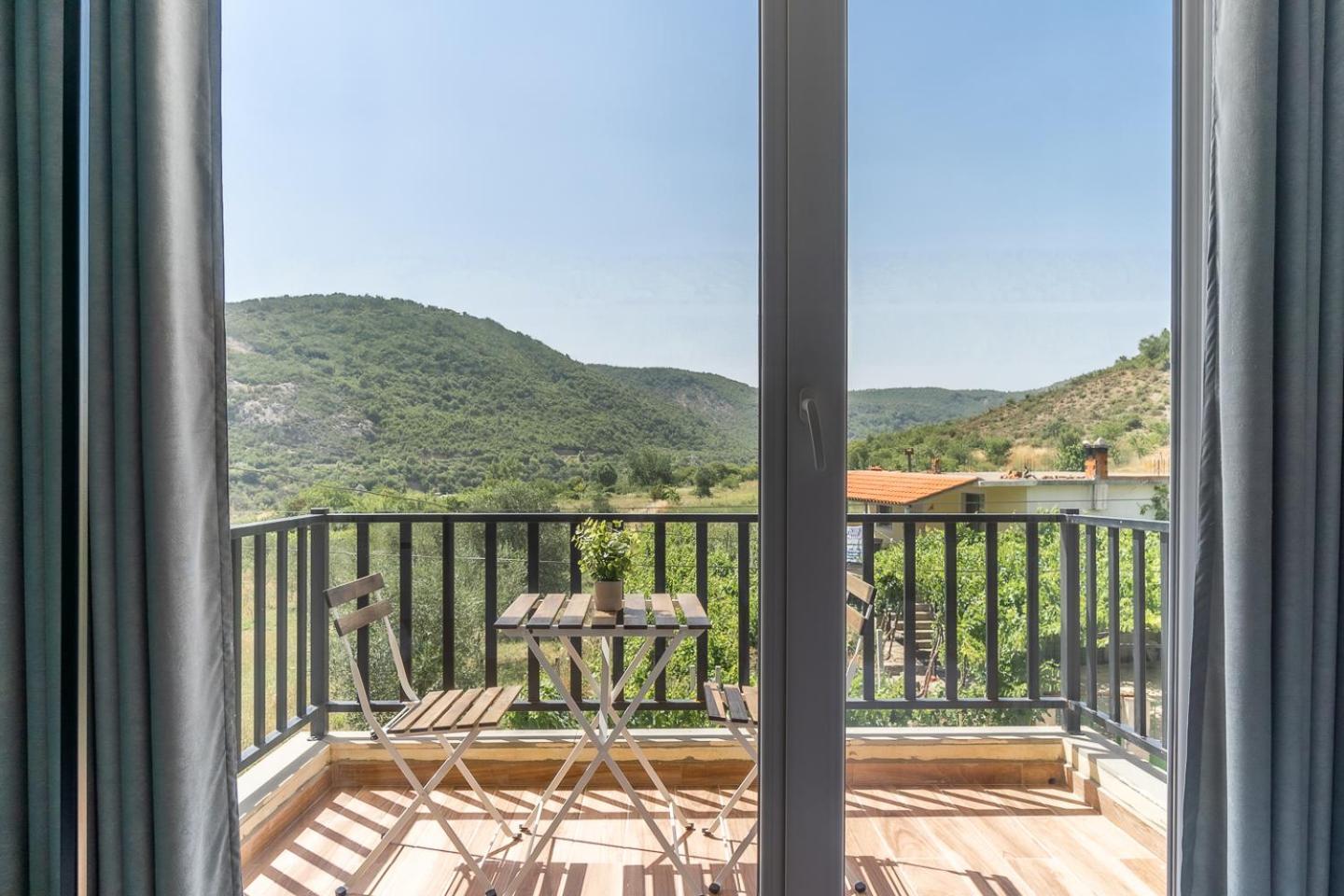 Bujtina Lumo & Pool Villa Permet Luaran gambar