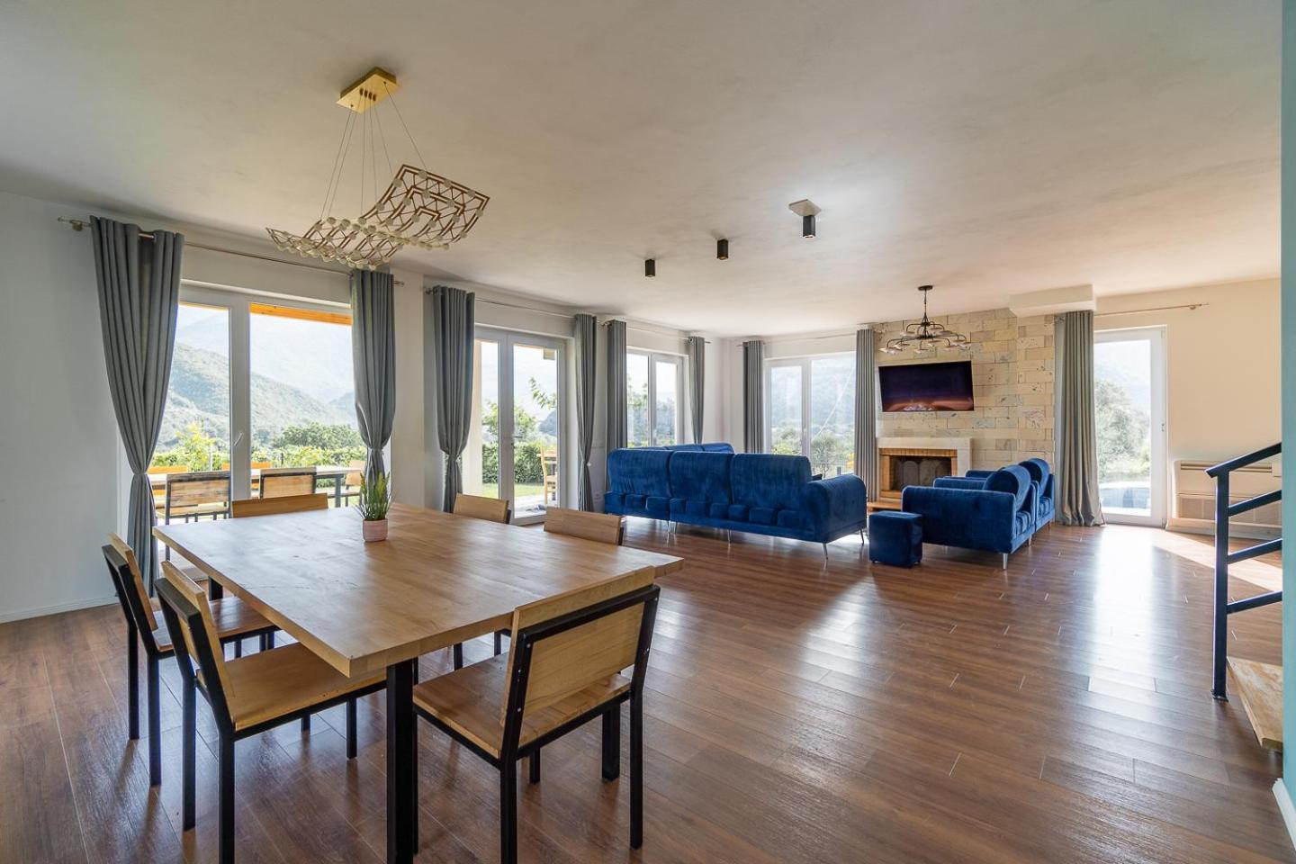 Bujtina Lumo & Pool Villa Permet Luaran gambar