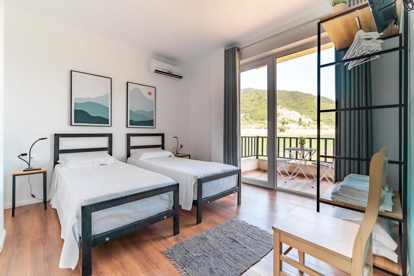 Bujtina Lumo & Pool Villa Permet Luaran gambar