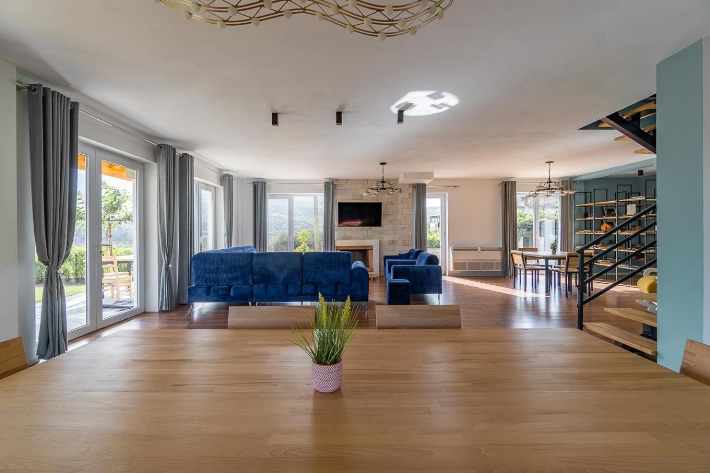 Bujtina Lumo & Pool Villa Permet Luaran gambar