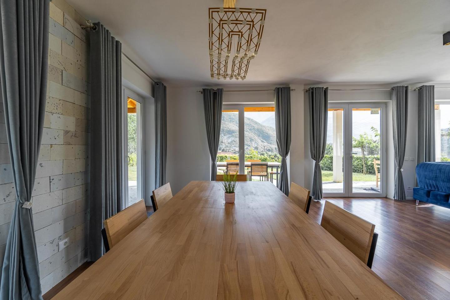 Bujtina Lumo & Pool Villa Permet Luaran gambar