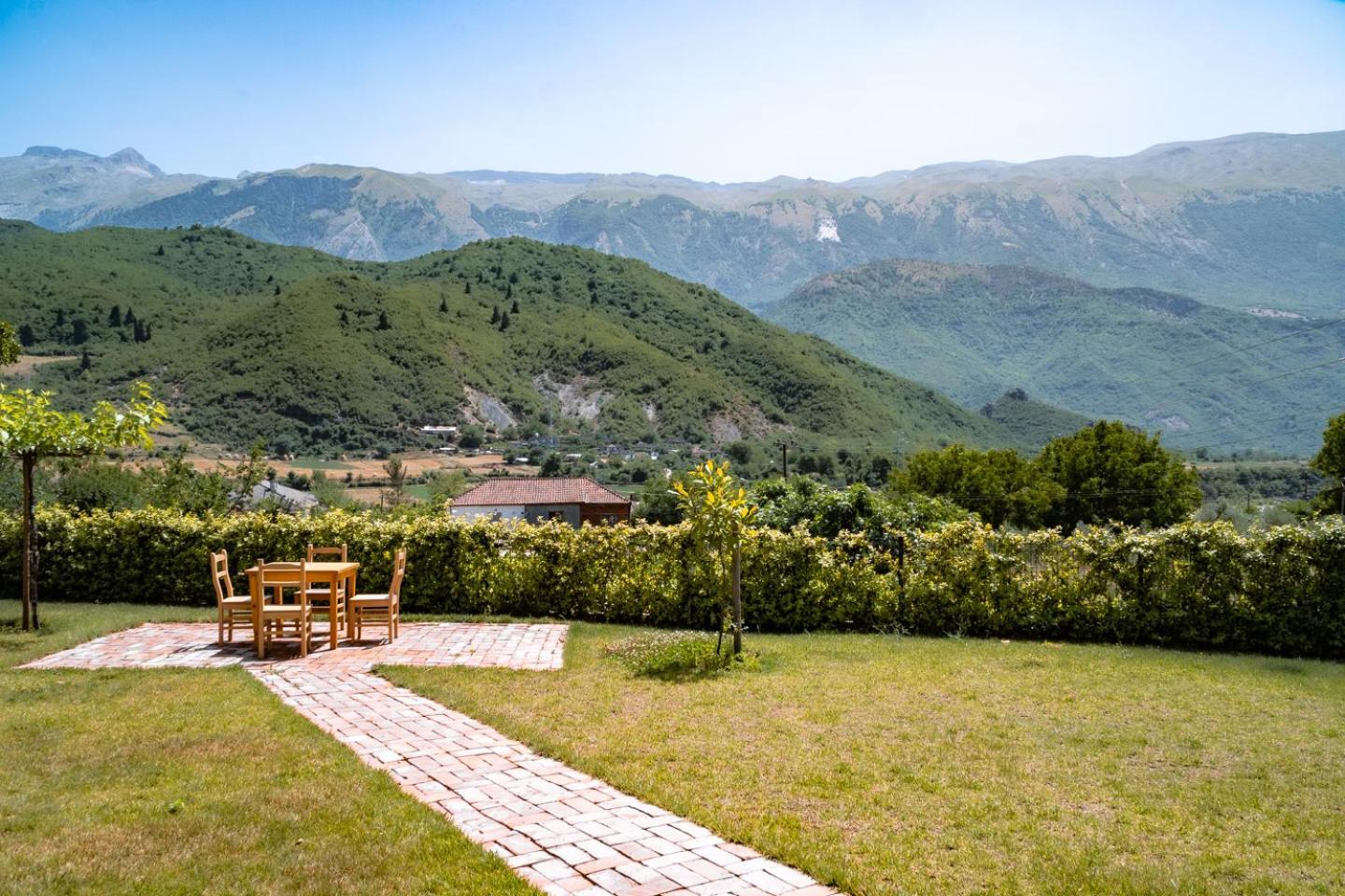 Bujtina Lumo & Pool Villa Permet Luaran gambar
