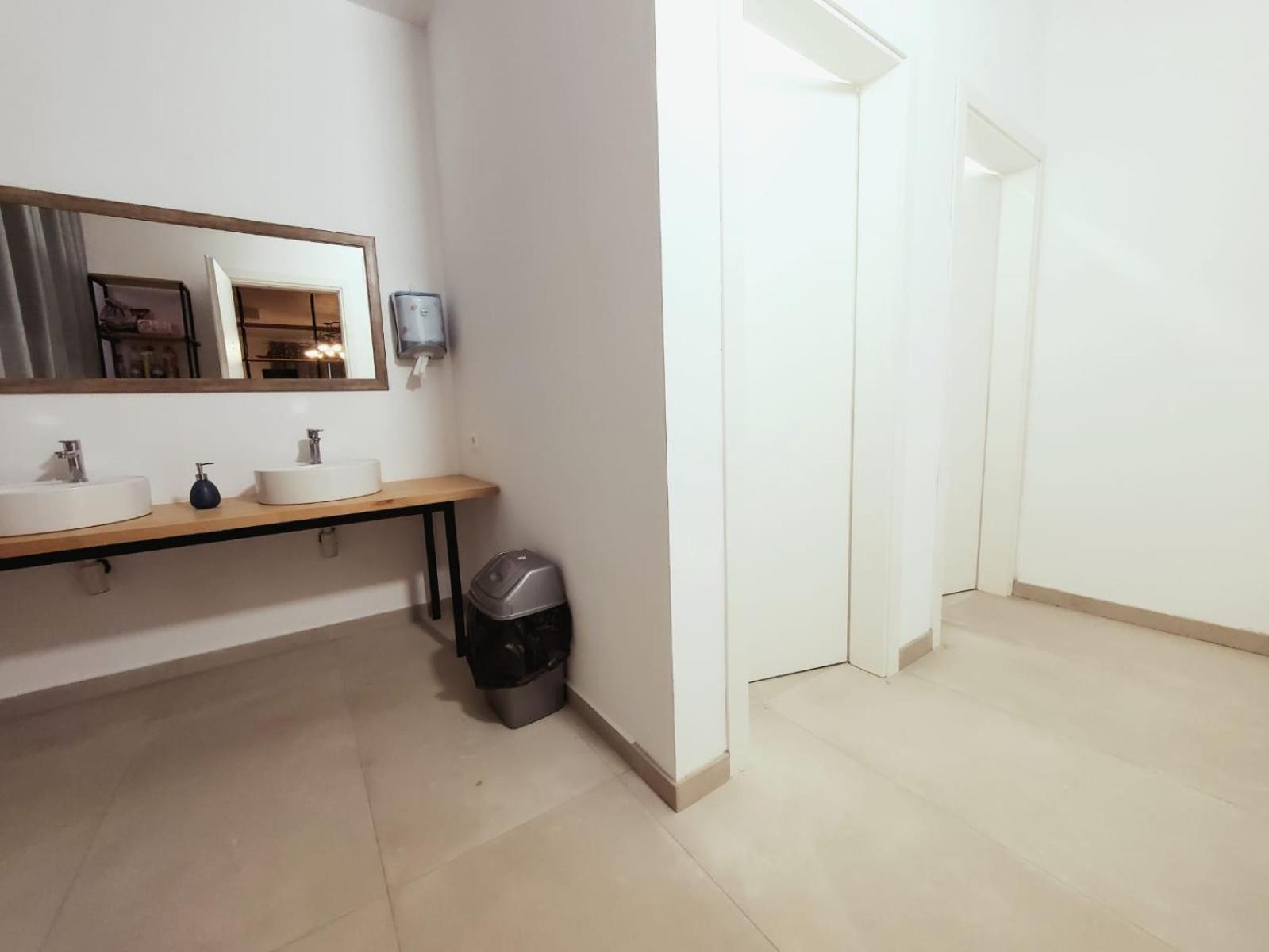 Bujtina Lumo & Pool Villa Permet Luaran gambar